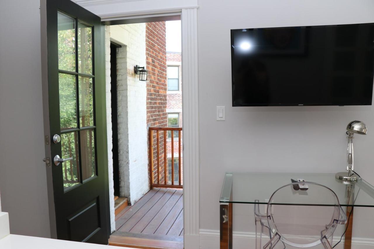 A Stylish Stay W/ A Queen Bed, Heated Floors.. #34 Brookline Exterior foto